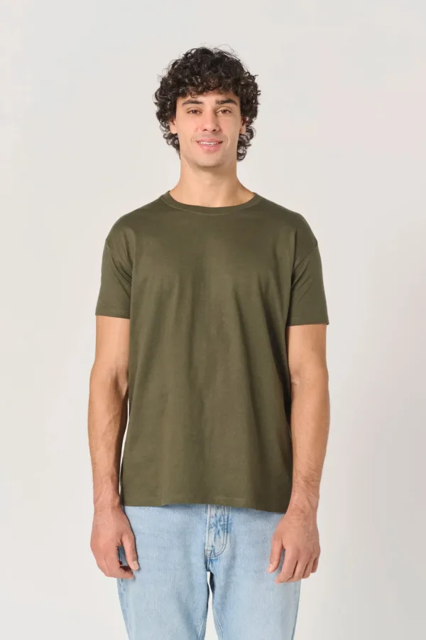 T-shirt homme iDeal190 IB320 — présentation sur mannequin