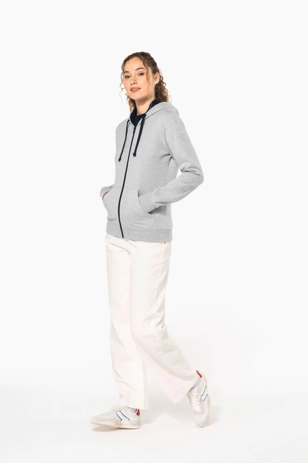 Sweat-shirt zippé capuche contrastée femme K467 — photo de présentation