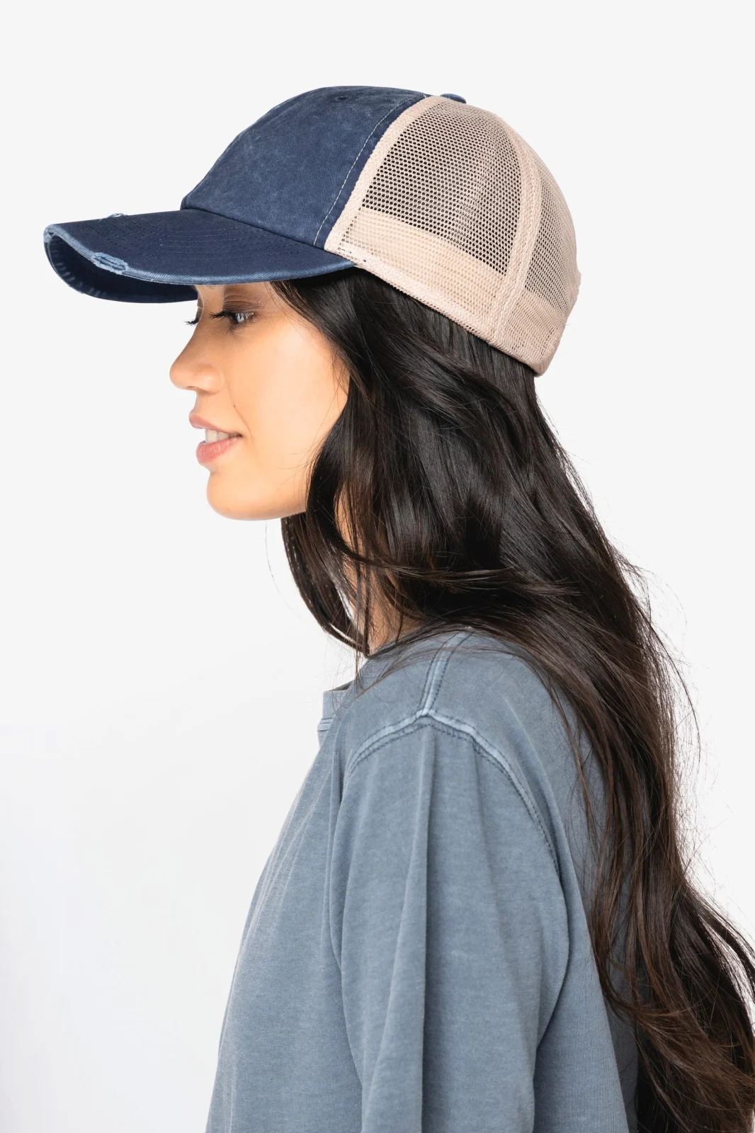 Casquette trucker écoresponsable effet déchiré unisexe NS027 — photo de présentation