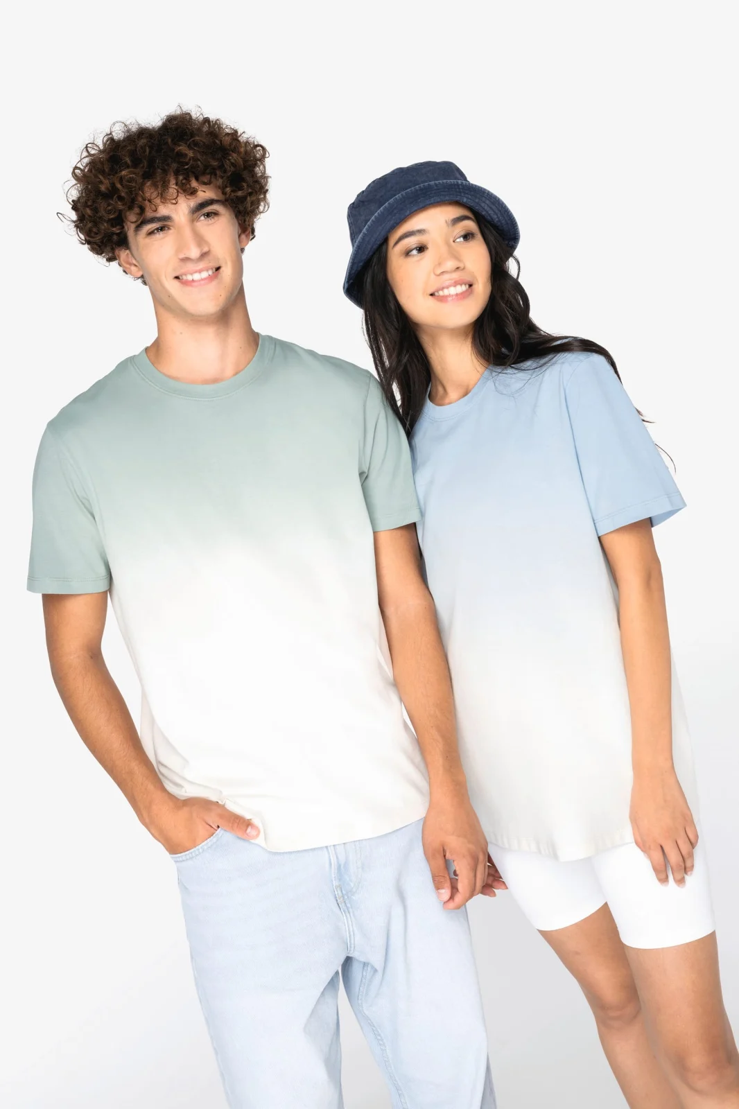 T-shirt écoresponsable Dip Dye unisexe NS345 — photo de présentation