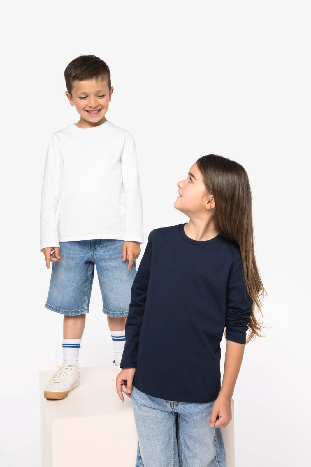T-shirt écoresponsable manches longues enfant NS346 — photo de présentation