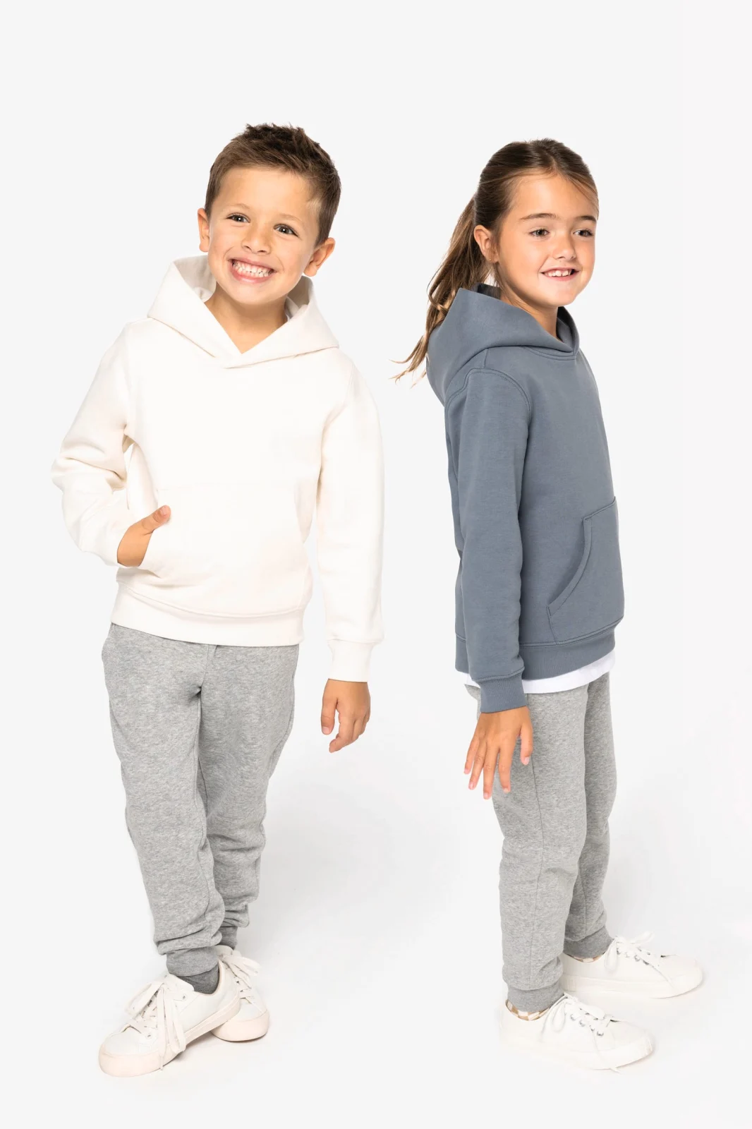 Sweat-shirt écoresponsable à capuche enfant NS404 — photo de présentation