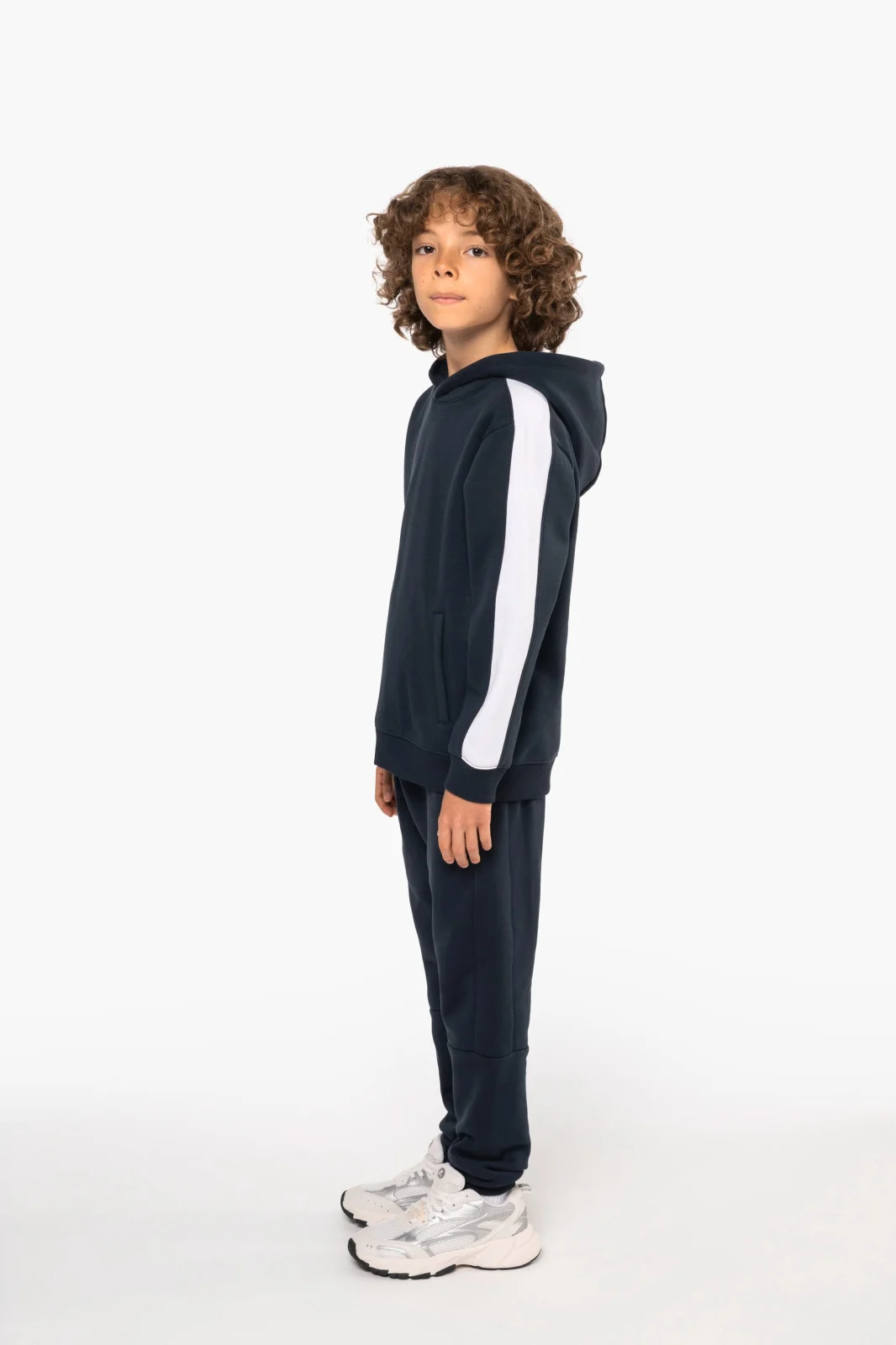 Sweat-shirt à capuche teamwear bicolore enfant PA3056 — photo de présentation